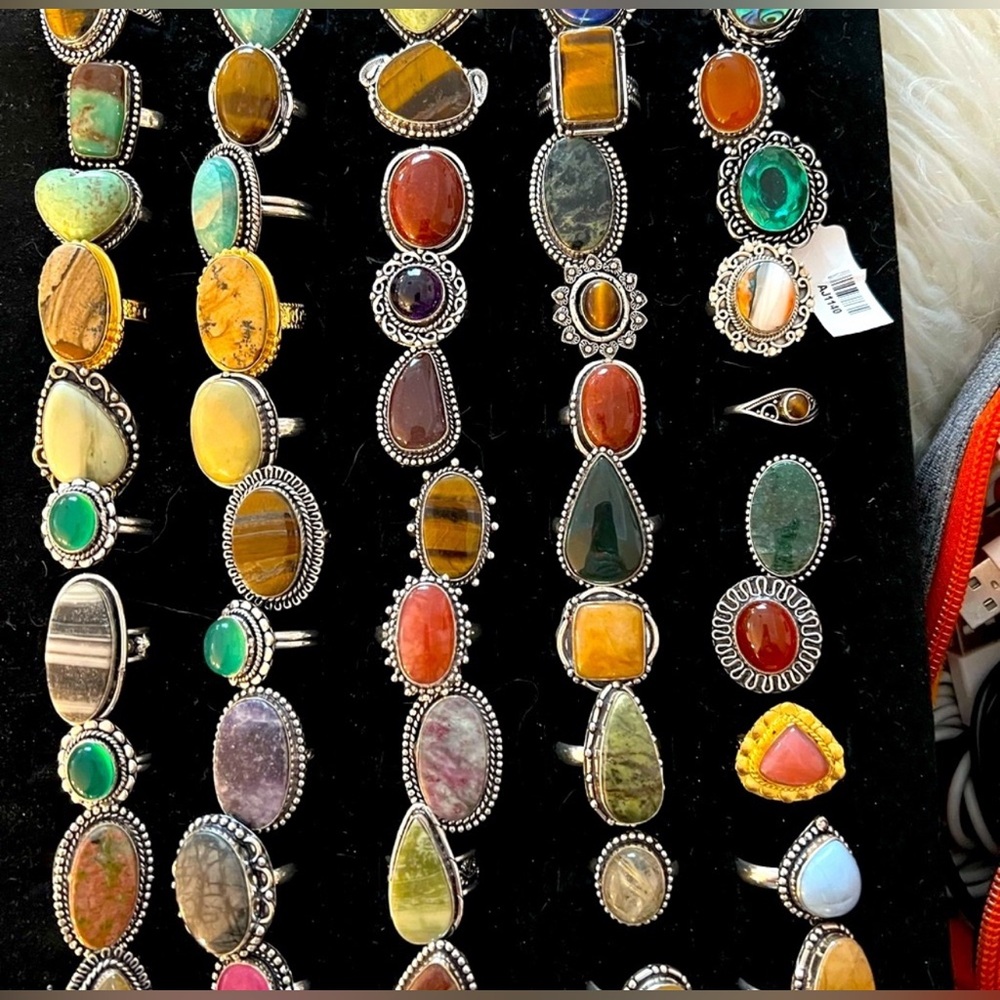 Colorful Statement Rings in Bold Designs - Picture 4 of 10